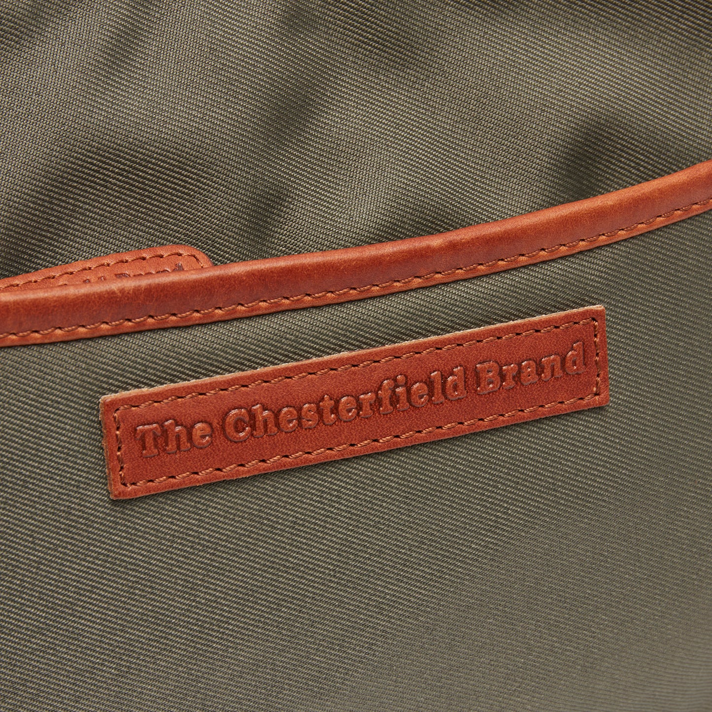 Schultertasche Nevon C48.1811 aus der Fusion Serie von The Chesterfield Brand