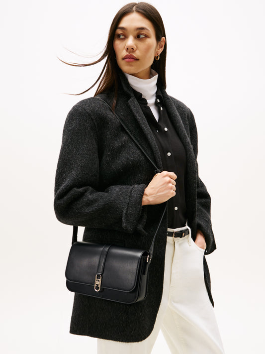 Schultertasche TH Libre Flap AW0AW17723 von Tommy Hilfiger