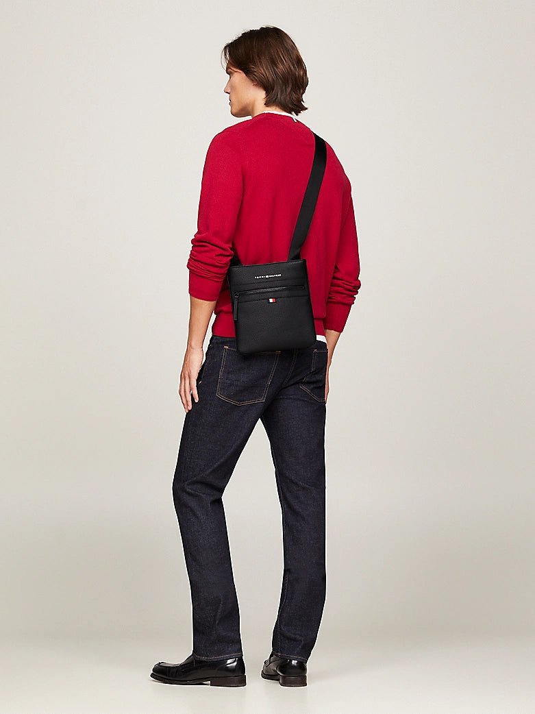 Umhängetasche Essential AM0AM09506 von Tommy Hilfiger - Laure Bags and Travel