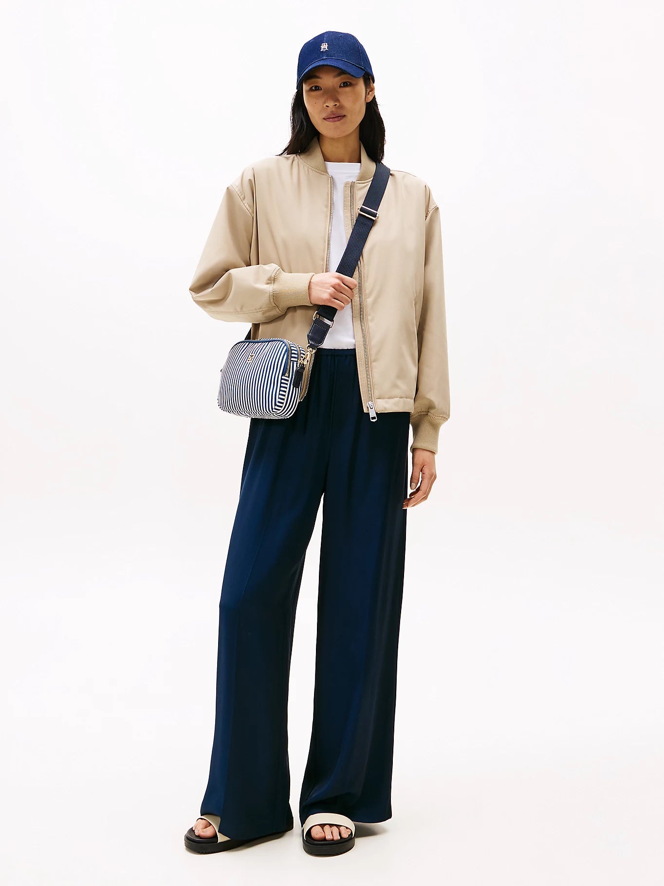 Umhängetasche Poppy Summer AW0AW17231 von Tommy Hilfiger - Laure Bags and Travel