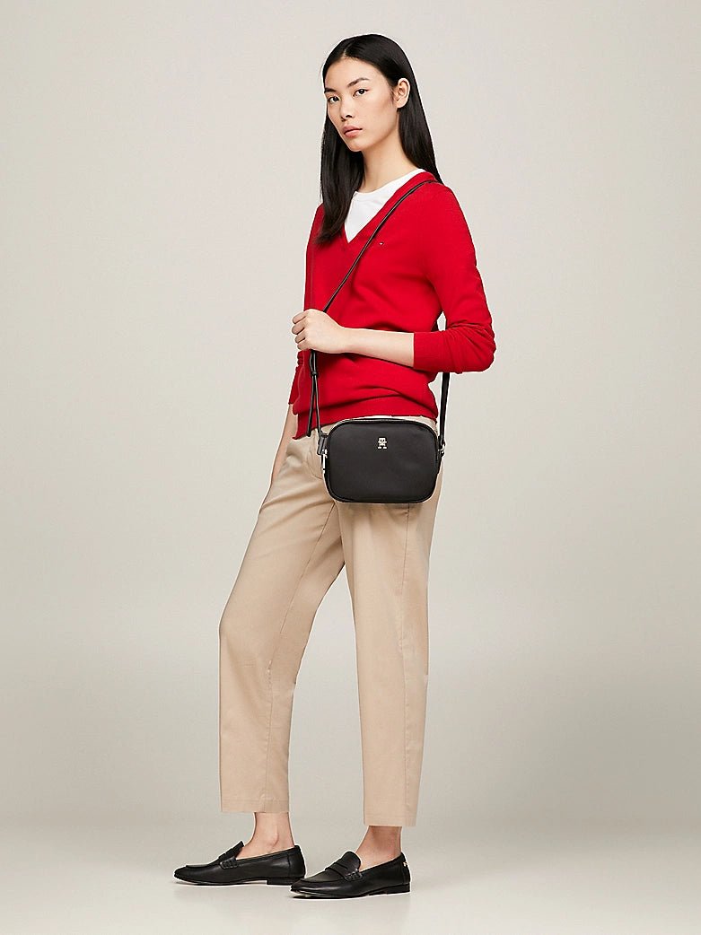 Umhängetasche TH Emblem AW0AW15638 von Tommy Hilfiger - Laure Bags and Travel