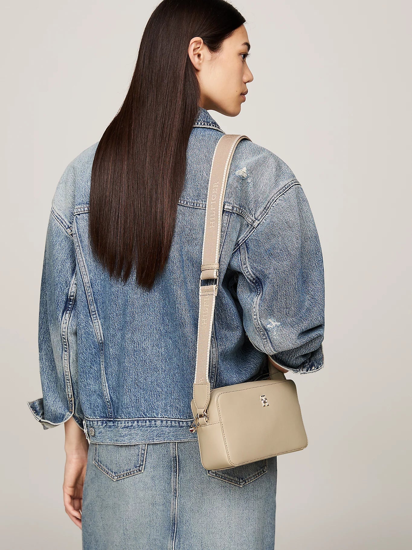 Umhängetasche TH Monotype AW0AW16439 von Tommy Hilfiger - Laure Bags and Travel