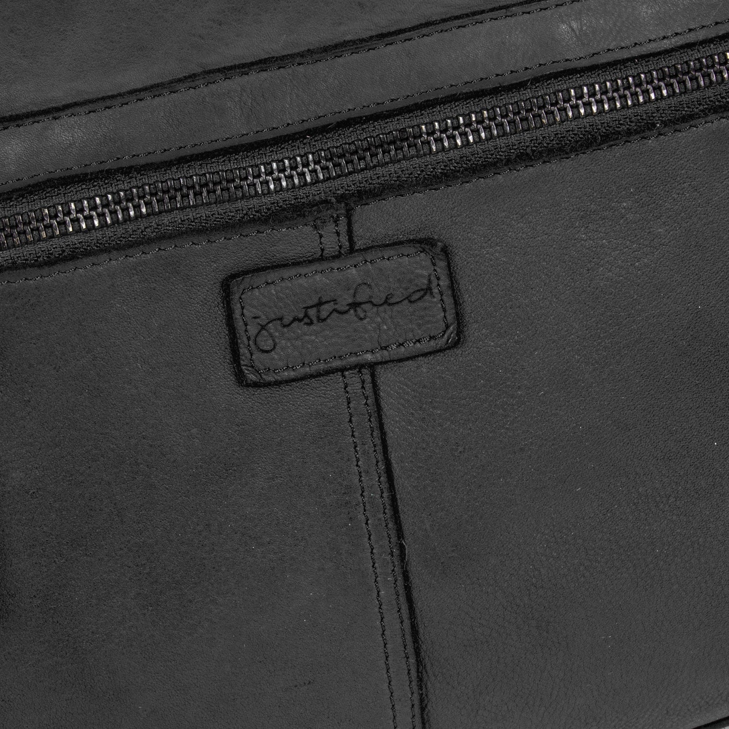 "Carmen" 12.1333 Umhängetasche topzip 25x8x20cm von Justified - Laure Bags and Travel
