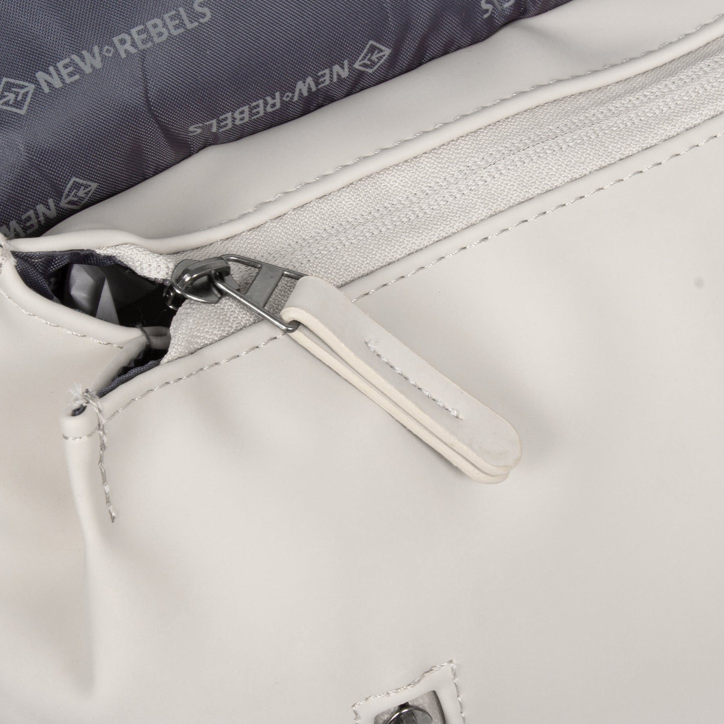 Daley backpack flap 25x13x40cm von New Rebels - Laure Bags and Travel