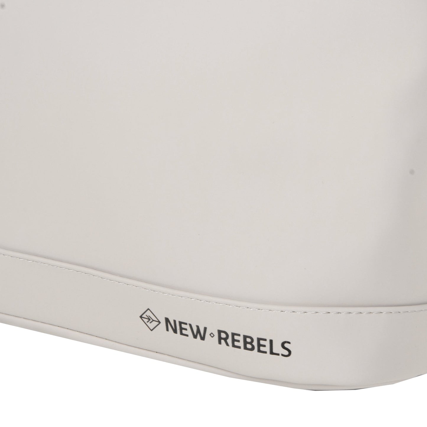 Daley backpack flap 25x13x40cm von New Rebels - Laure Bags and Travel