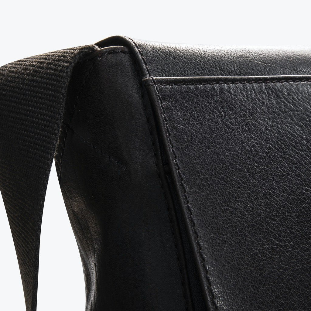 Messenger - Laure Bags and Travel