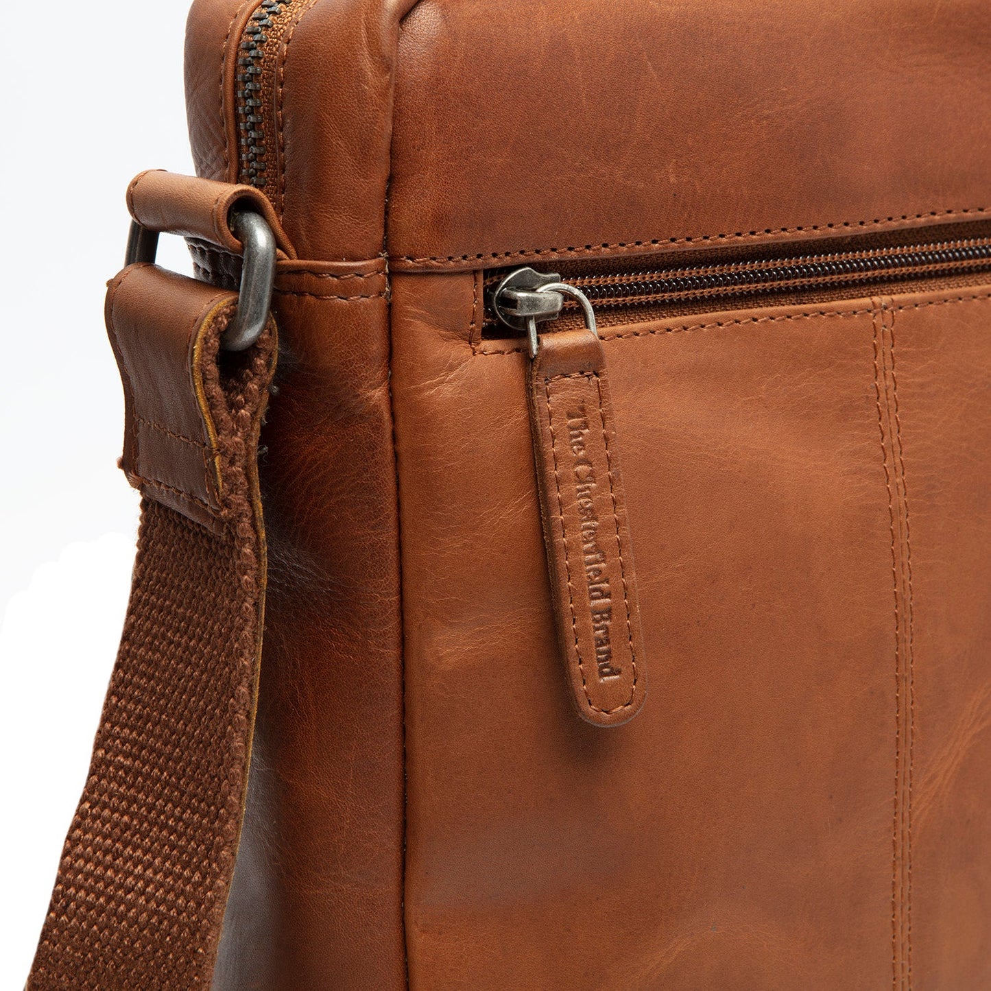 Shoulderbag Basis Bath Cow Wax Pull Up - Laure Bags and Travel