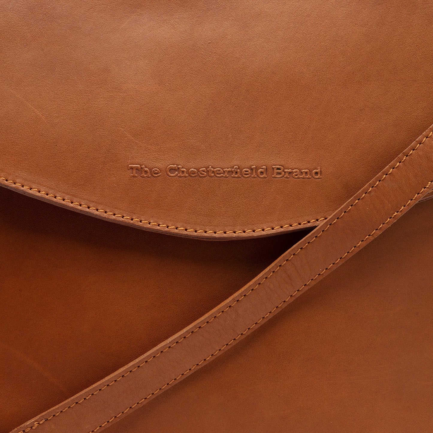 Shoulderbag Manta Cow Wax Pull Up - Laure Bags and Travel