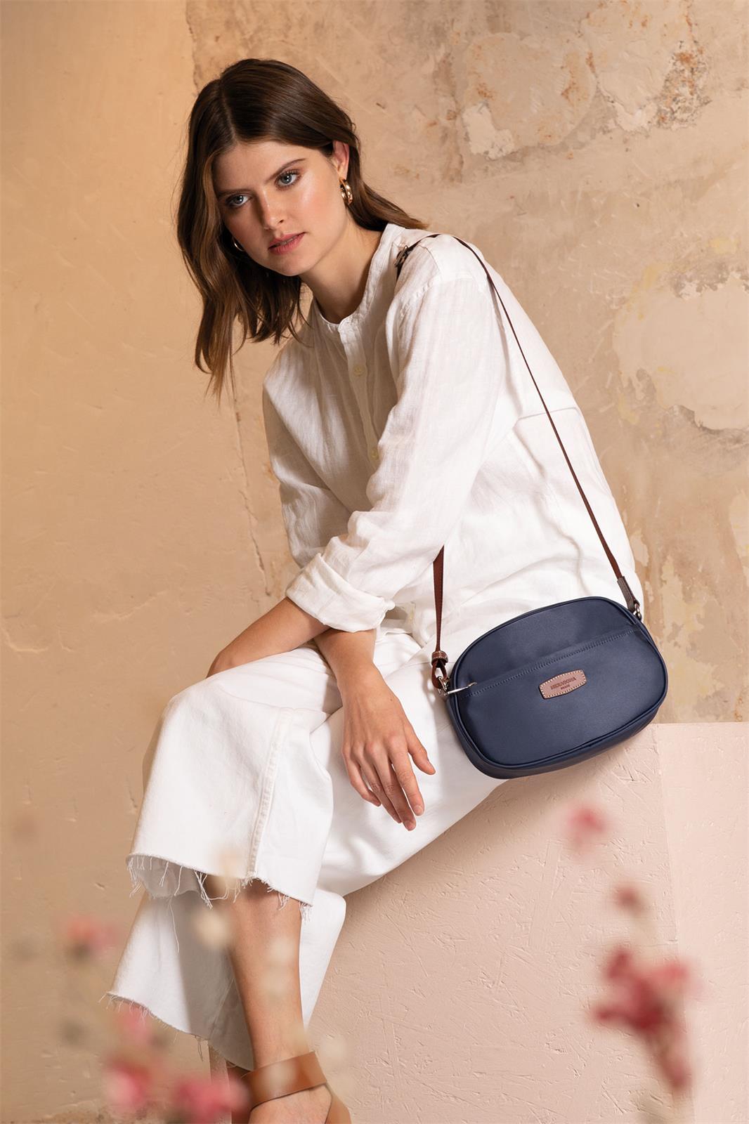 Umhängetasche - Laure Bags and Travel
