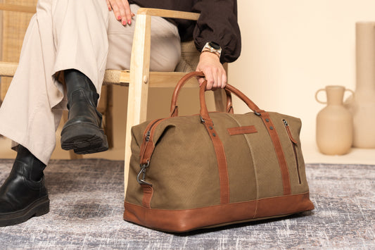 Innovation trifft Tradition: Die Canvas Waxed Kollektion von The Chesterfield Brand - Laure Bags and Travel