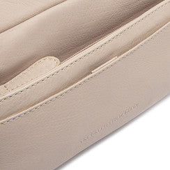 Schultertasche Liora C48.1420 von The Chesterfield Brand