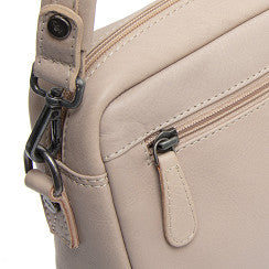 Schultertasche Liora C48.1420 von The Chesterfield Brand