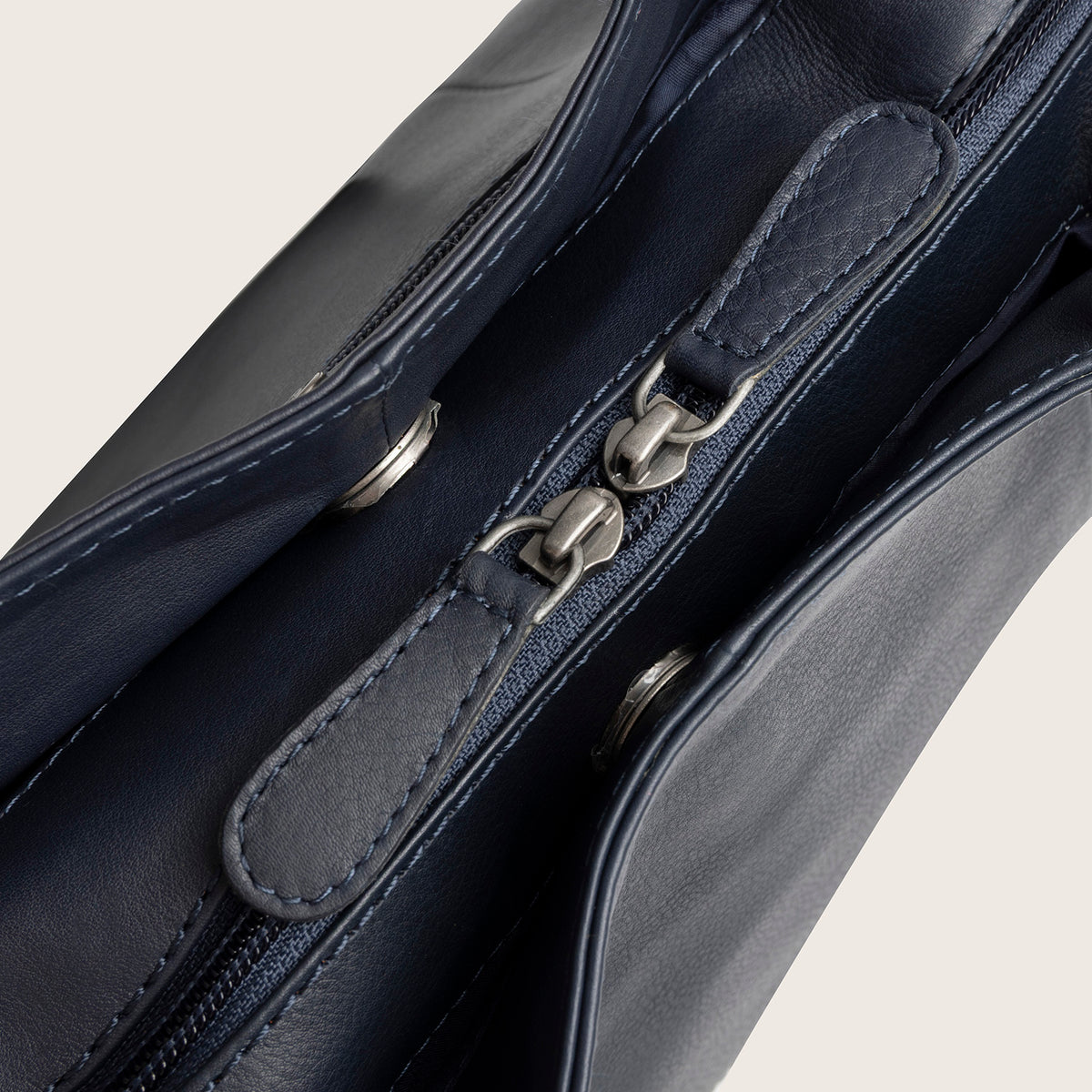 Schultertasche Nerissa C48.1437 von The Chesterfield Brand - Laure Green