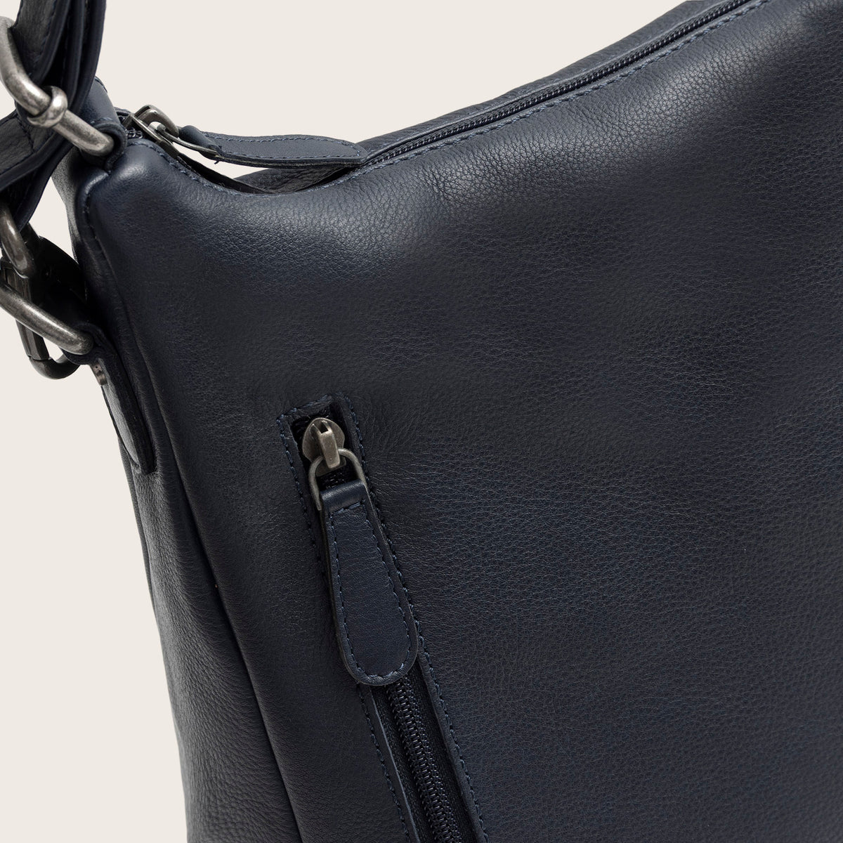 Schultertasche Azura C48.1438 von The Chesterfield Brand - Laure Green