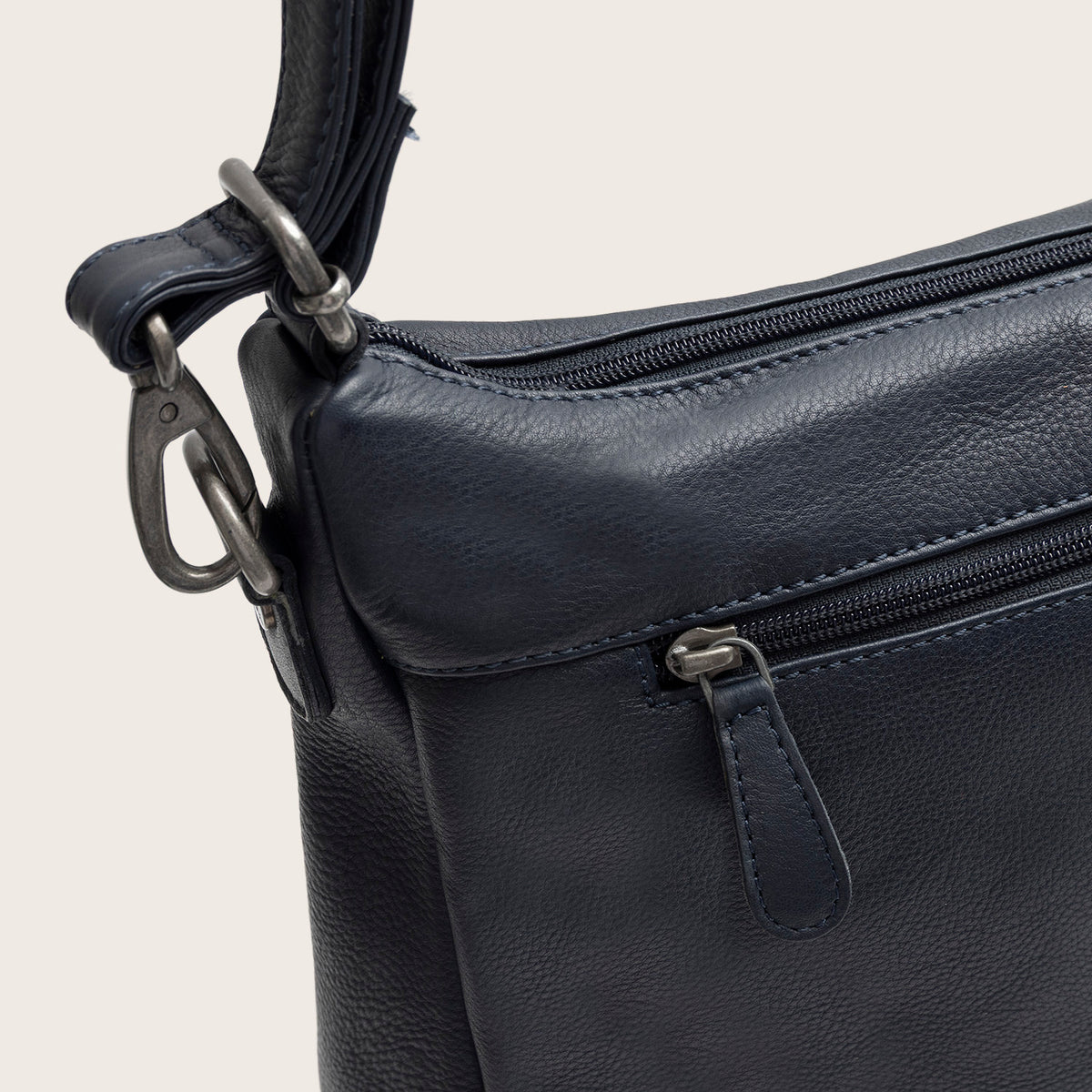 Schultertasche Azura C48.1438 von The Chesterfield Brand - Laure Green