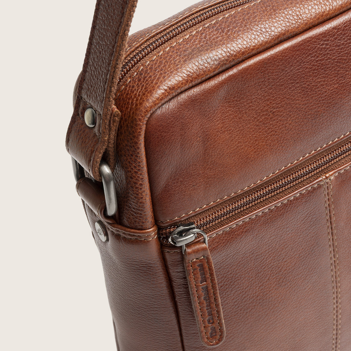 Schultertasche Valtorio C48.1445 von The Chesterfield Brand - Laure Green