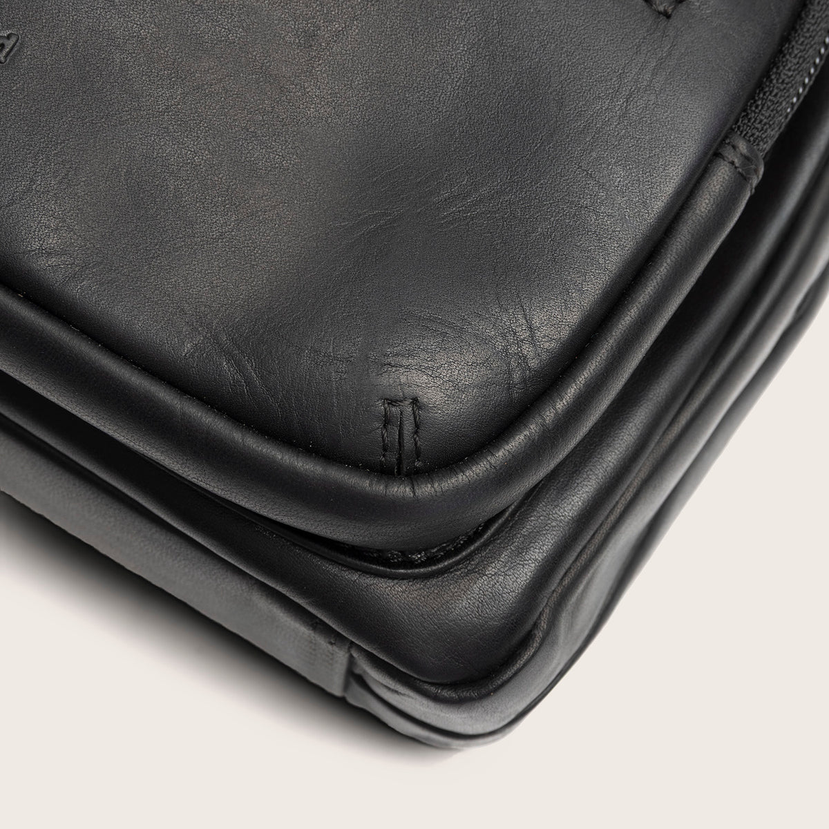 Schultertasche Vayenne C48.1449 von The Chesterfield Brand - Laure Green