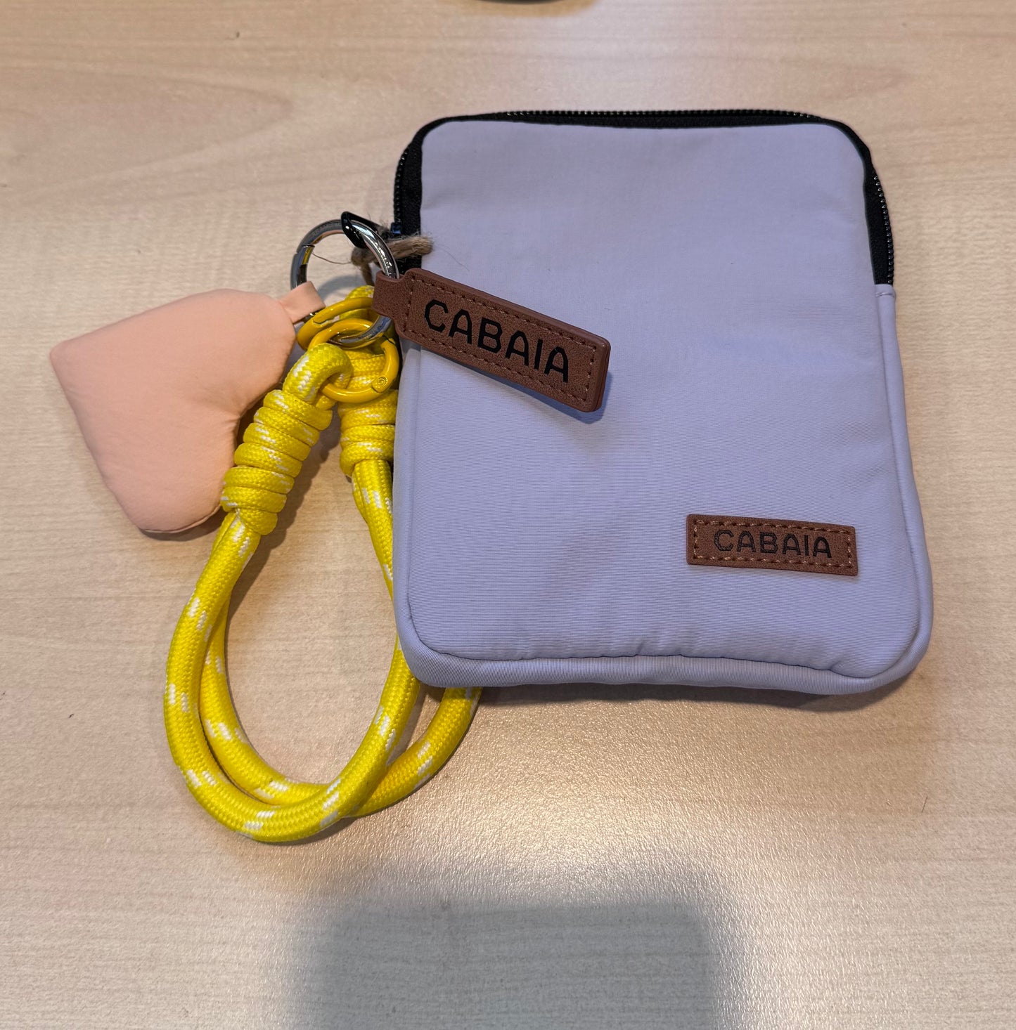 Aufsatztasche aus Recycled Nylon von Cabaia
