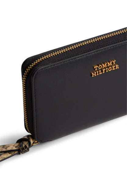 Damenbörse TH Leather Med AW0AW18939 von Tommy Hilfiger - Laure Green