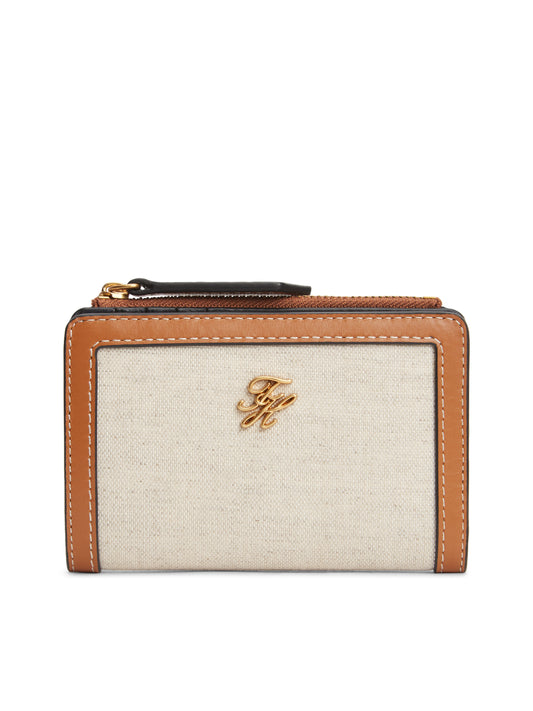 Damenbörse TH Script canvas AW0AW18706 von Tommy Hilfiger - Laure Green