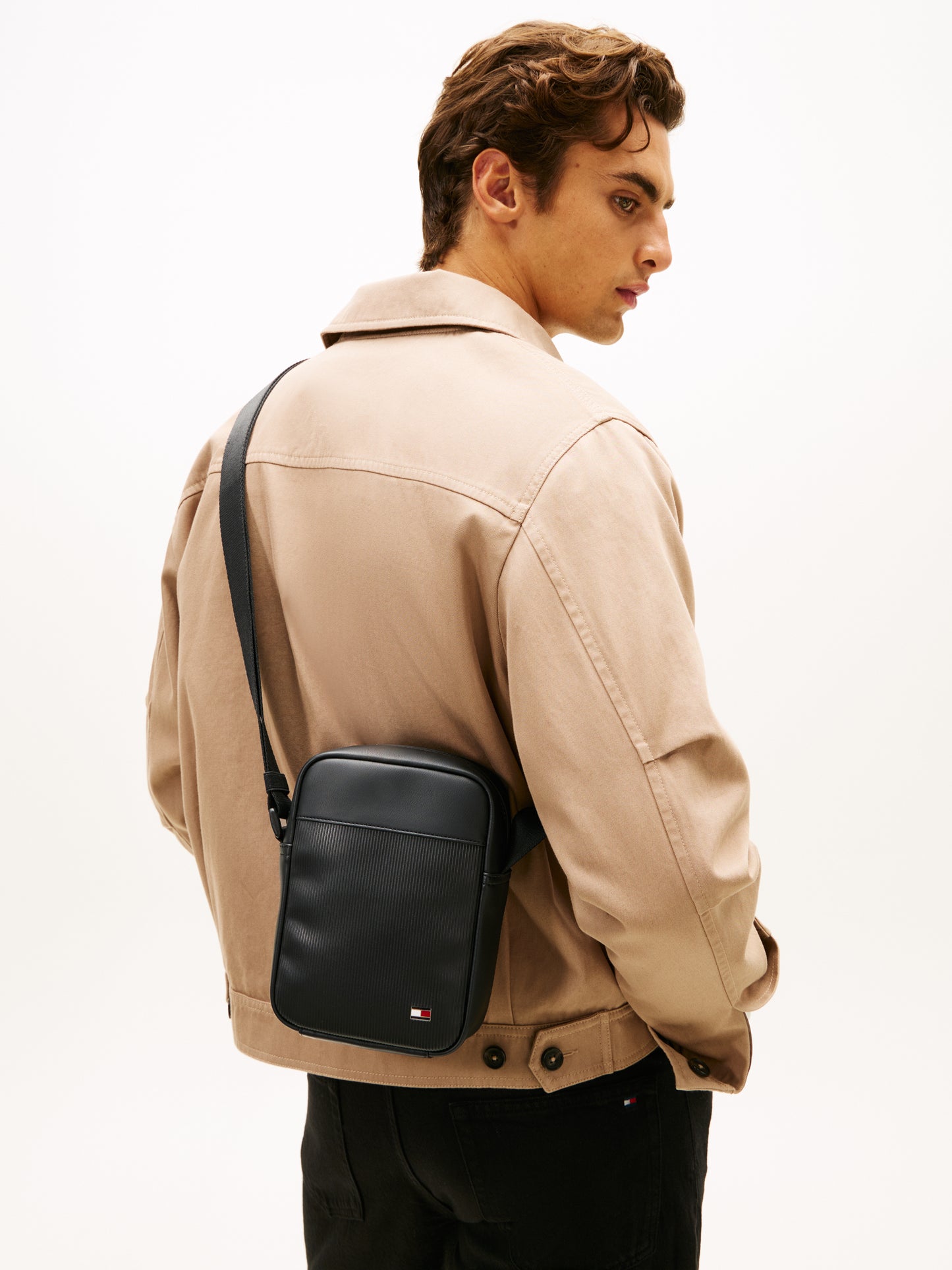 Herrenumhänger TH Flag AM0AM14015 von Tommy Hilfiger