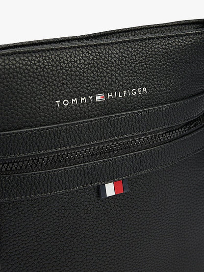 Umhängetasche Essential AM0AM09506 von Tommy Hilfiger - Laure Bags and Travel