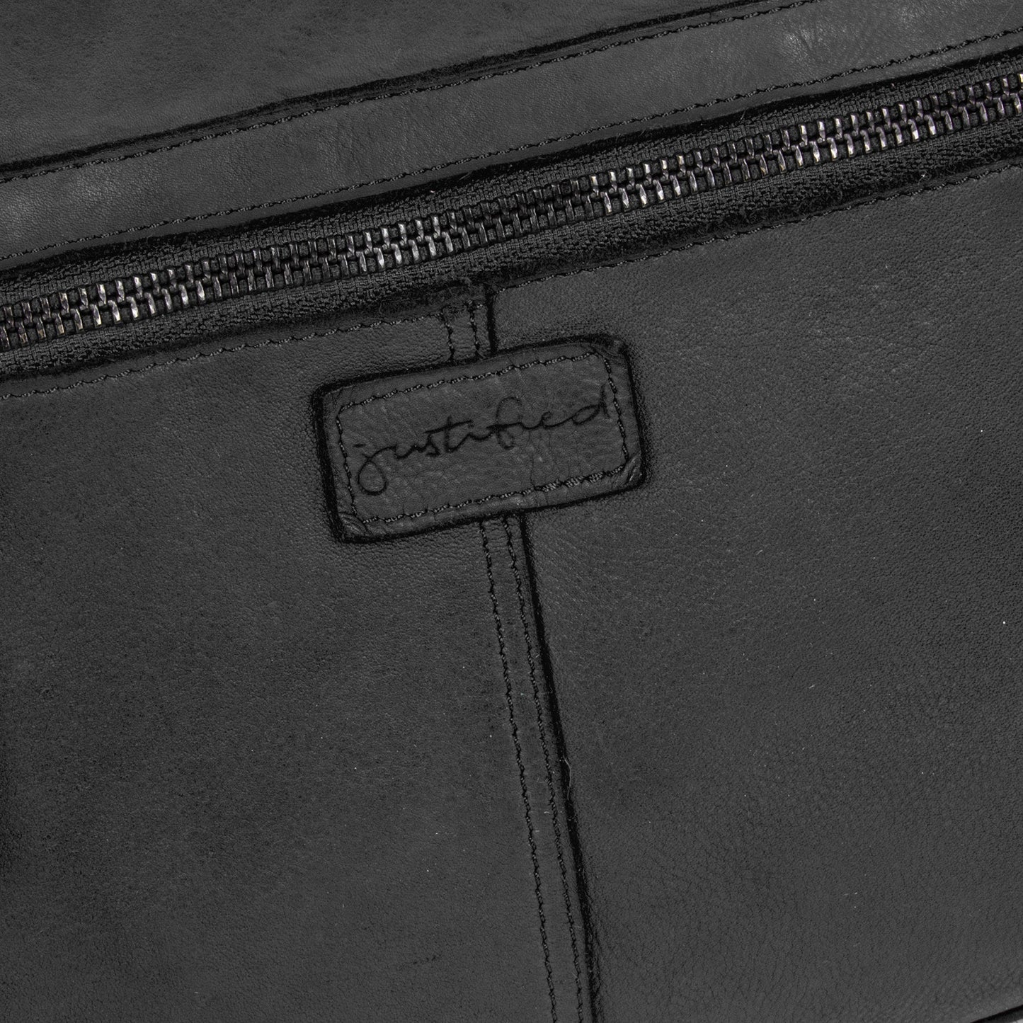 "Carmen" 12.1333 Umhängetasche topzip 25x8x20cm von Justified - Laure Bags and Travel