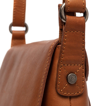Shoulderbag Manta Cow Wax Pull Up - Laure Bags and Travel